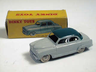 Lot 267 - DINKY TOYS (FRANCE) (1)