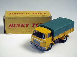 Lot 274 - DINKY TOYS FRANCE (1)