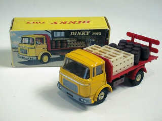 Lot 275 - DINKY TOYS FRANCE (1)