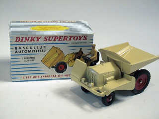 Lot 303 - DINKY TOYS (FRANCE) (1)