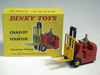 Lot 305 - DINKY TOYS FRANCE (1)