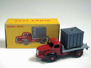 Lot 308 - DINKY TOYS FRANCE (1)