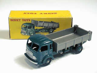 Lot 309 - DINKY TOYS (FRANCE) (1)