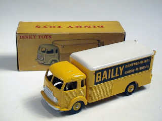 Lot 311 - DINKY TOYS FRANCE (1)