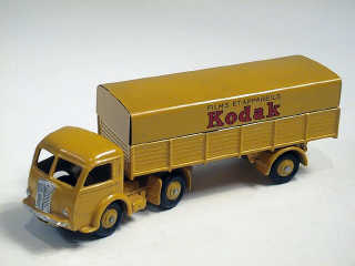 Lot 319 - DINKY TOYS FRANCE (1)