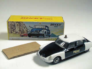 Lot 329 - DINKY TOYS FRANCE (1)