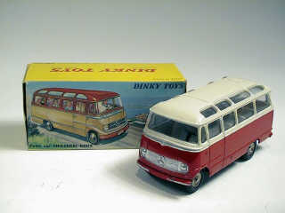 Lot 350 - DINKY TOYS FRANCE (1)