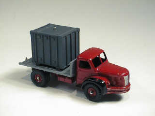 Lot 393 - DINKY TOYS FRANCE (1)