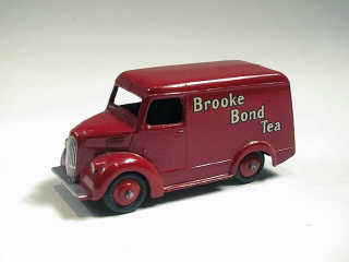 Lot 403 - DINKY TOYS GB (1)