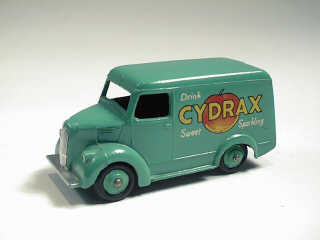 Lot 404 - DINKY TOYS GB (1)