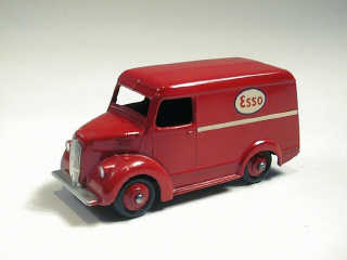 Lot 405 - DINKY TOYS GB (1)
