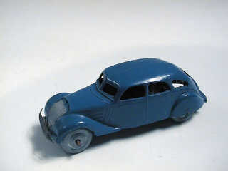 Lot 380 - DINKY TOYS (FRANCE) (1)