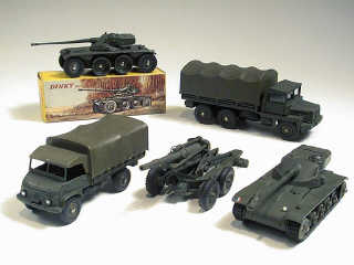 Lot 209 - DINKY TOYS FRANCE (5)