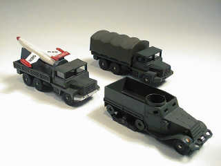 Lot 594 - DINKY TOYS (FRANCE) (3)