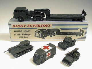 Lot 602 - DINKY TOYS FRANCE (5)