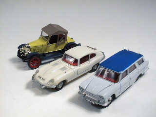 Lot 626 - DINKY TOYS (GB) (3)