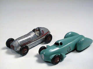 Lot 656 - DINKY TOYS (FRANCE) (2)