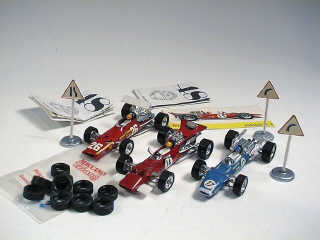 Lot 664 - DINKY TOYS FRANCE (3)