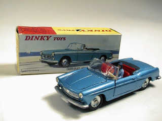 Lot 669 - DINKY TOYS FRANCE (1)