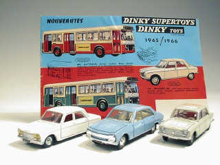 Lot 679 - DINKY TOYS FRANCE (4)