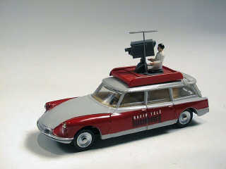 Lot 686 - DINKY TOYS (FRANCE) (1)