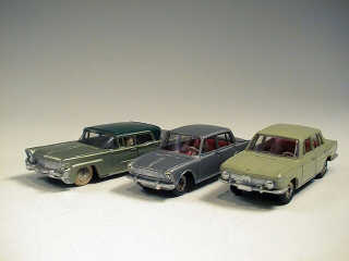 Lot 695 - DINKY TOYS FRANCE (3)