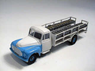 Lot 712 - DINKY TOYS FRANCE (1)
