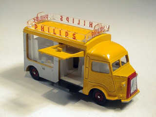Lot 714 - DINKY TOYS FRANCE (1)