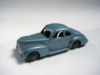 Lot 378 - DINKY TOYS FRANCE (1)