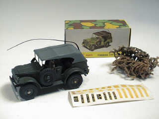 Lot 491 - DINKY TOYS FRANCE (1)