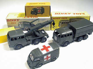 Lot 493 - DINKY TOYS FRANCE (3)