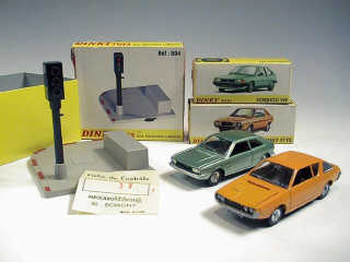 Lot 499 - DINKY TOYS FRANCE (3)