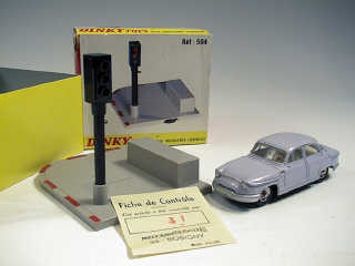 Lot 501 - DINKY TOYS FRANCE (2)