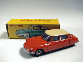 Lot 506 - DINKY TOYS FRANCE (1)