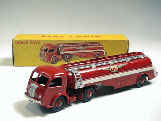 Lot 513 - DINKY TOYS (FRANCE) (1)
