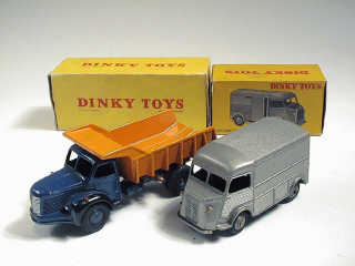 Lot 517 - DINKY TOYS FRANCE (2)