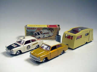 Lot 541 - DINKY TOYS (GB) (3)