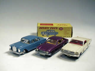 Lot 542 - DINKY TOYS (GB) (3)