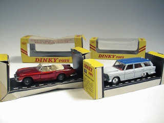 Lot 554 - DINKY TOYS (GB) (2)
