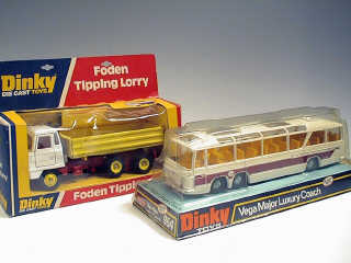 Lot 583 - DINKY TOYS GB (2)