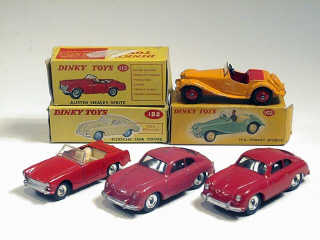 Lot 540 - DINKY TOYS (GB) (4)