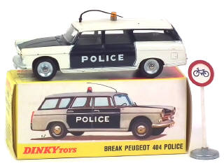 Lot 709 - DINKY TOYS (FRANCE) (1)