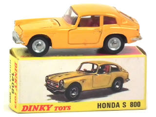 Lot 687 - DINKY TOYS (FRANCE) (1)