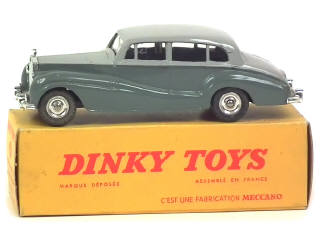 Lot 665 - DINKY TOYS (FRANCE) (1)