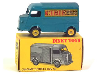 Lot 740 - DINKY TOYS (FRANCE) (1)