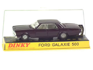 Lot 679 - DINKY TOYS (FRANCE) (1)