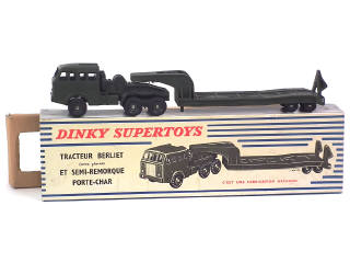 Lot 779 - DINKY TOYS (FRANCE) (1)