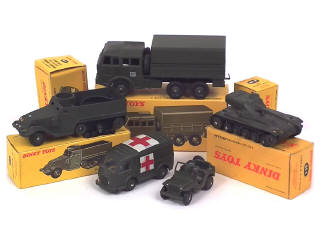 Lot 839 - DINKY TOYS (FRANCE) (5)