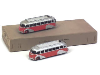 Lot 550 - DINKY TOYS (FRANCE) (3)