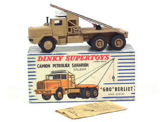 Lot 775 - DINKY TOYS (FRANCE) (1)